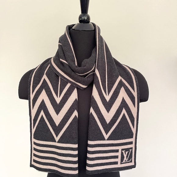 Louis Vuitton Scarf Beige Gray KARAKOAM Cashmere Stole Wrap with LV Gift Box - Picture 1 of 11